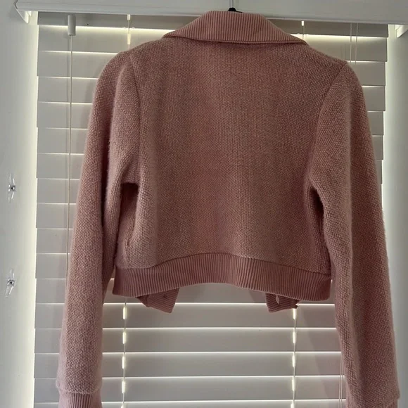 Top - Picture 4 of 5